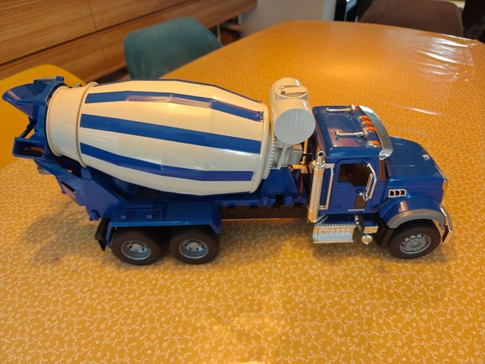 Bruder MACK Cement mixer Truck Toy