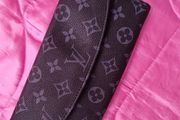 Black purse