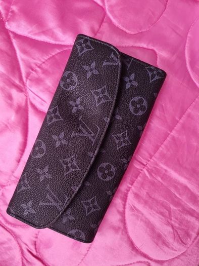 Black purse