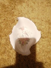 beautiful vintage leaf design trinket dish from Royal doulton
