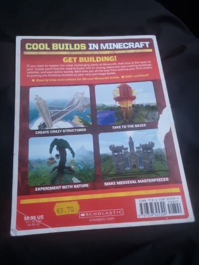 Minecraft: Maps : An Explorer's Guide to Minecraft by Mojang AB and The Official Minecraft Team and Cool builds in Minecraft.