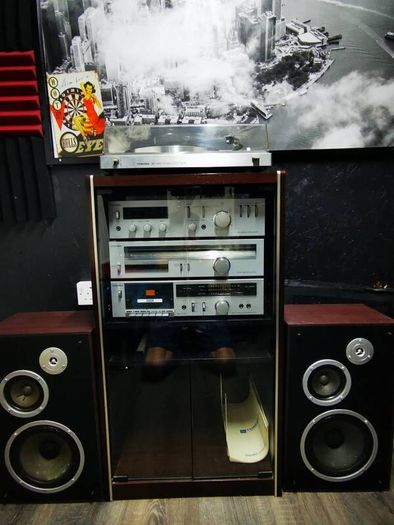 Vintage Toshiba separates with Toshiba speakers