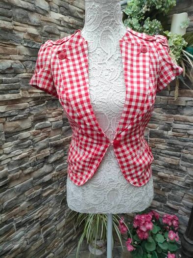 Cute Red and White Gingham check blazer size 8