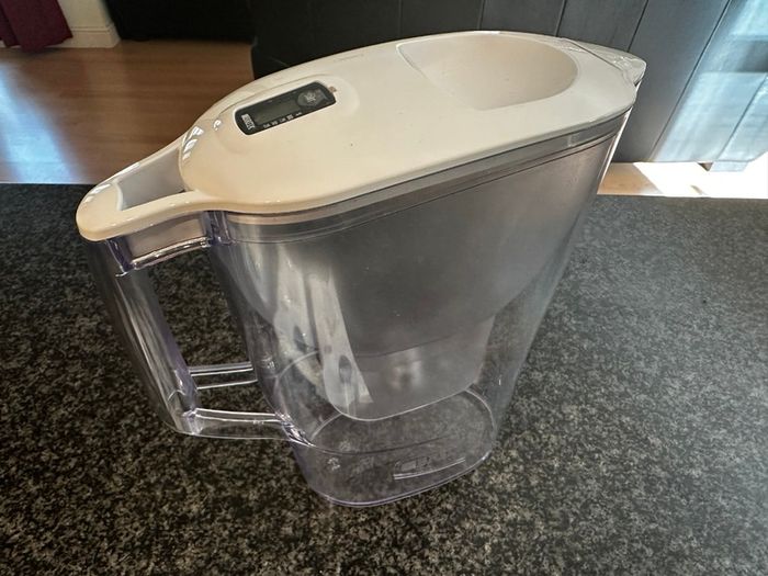 Brita water filter + 3 Maxtra filters