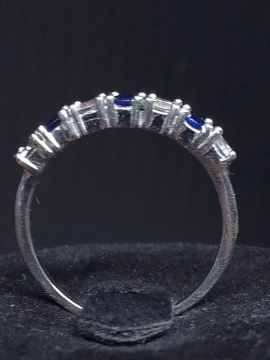 Vintage 9ct White Gold Blue & Clear Stone Eternity Ring  Size 53