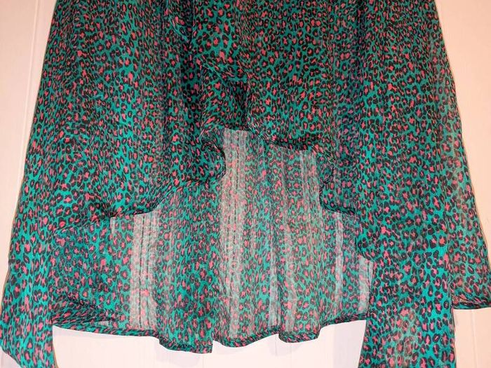Stunning hi--lo midi skirt from Rowan Avenue
