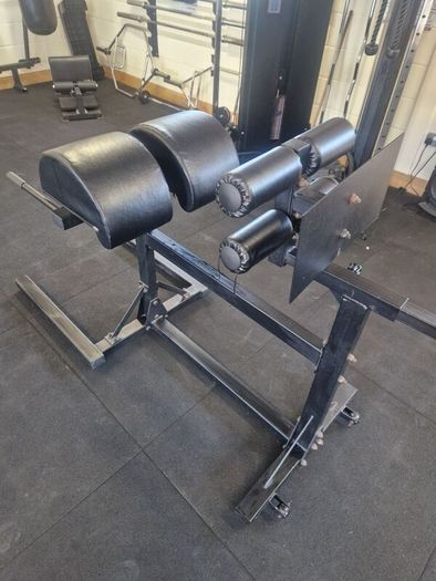 GHD (Glute Hamstring Developer)