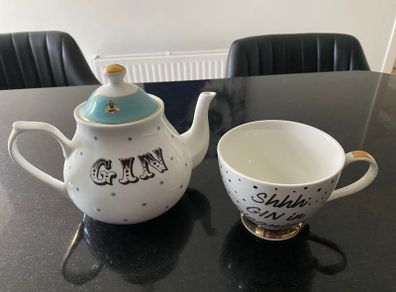 Yvonne Ellen Gin  tea pot and gold edition Leonardo collection gin cup