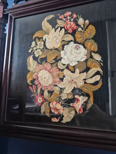 Antique Victorian Rosewood Fire screen, Fine Berlin Woolwork Embroidered Panel.