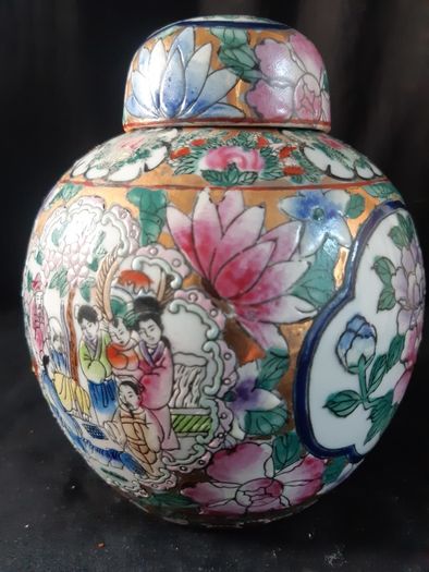 Famille Rose Medalion Ginger Jar
