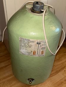 Hot water cylinder 30x18
