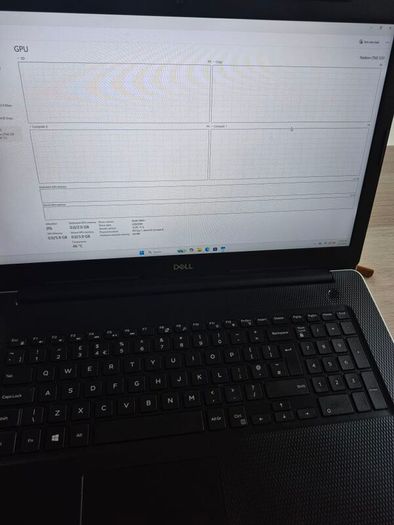 Dell inspiron 3780,i5 8th gen,8gb,256ssd,Huge 17" FHD Screen, windows 11