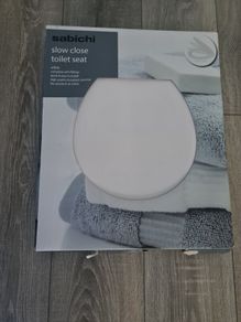 Slow Close White Toilet Seat