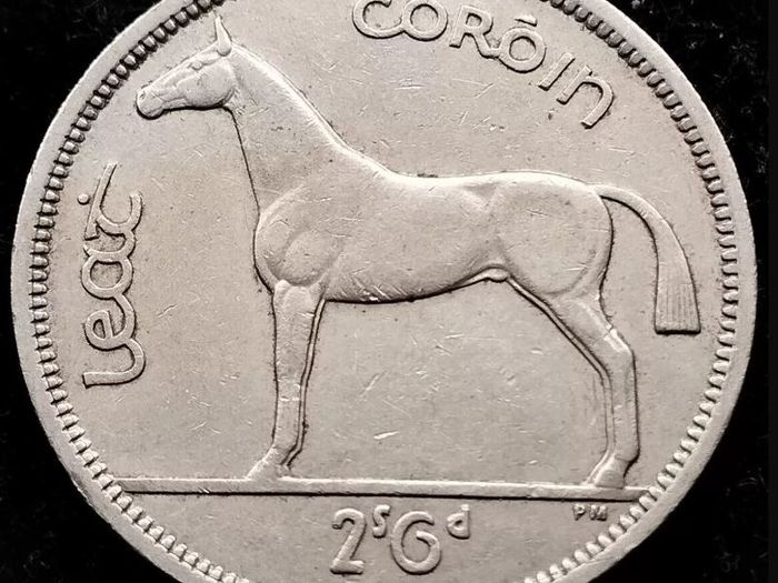 [#2106] - Ireland 1963 | Irish 2s6d | Irish Half Crown | Horse | KM.16a | High Grade