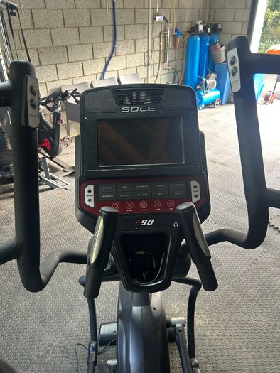 Sole E98 Elliptical Crosstrainer