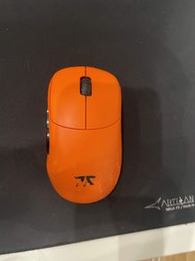 LAMZU X FNATIC THORN 4K including dongle and wire. Gaming mouse Works perfect read desc