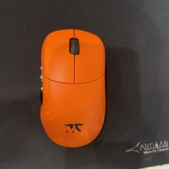 LAMZU X FNATIC THORN 4K including dongle and wire. Gaming mouse Works perfect read desc