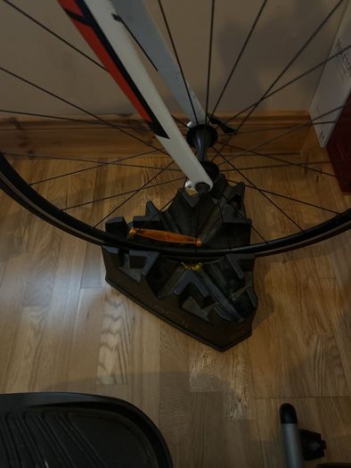 saris fluid 2 and training block