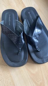 River Island black flip flops