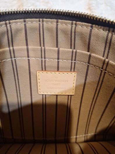Louis Vuitton Neverfull Pouch Authentic