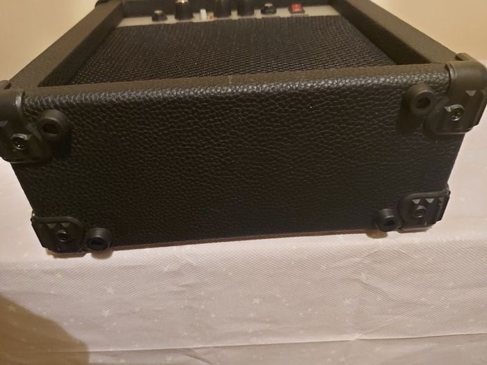 Rocktile Electric Guitar and AMP, in new condition
