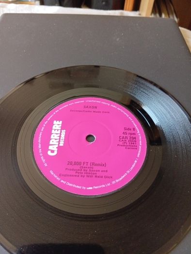 Never surrender 7" vinyl single Irish pressing SAXON