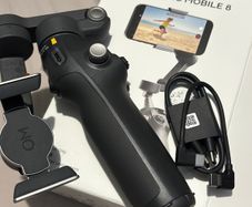 DJI Osmo Mobile 8 Standard Combo