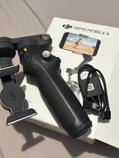 DJI Osmo Mobile 8 Standard Combo