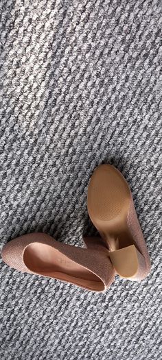 Shoes, rose gold. Pink, Size 3 new