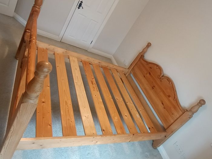 king size bed (Mexican Pine) Solid
