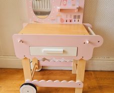 Dimples vanity cart