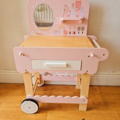 Dimples vanity cart