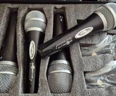 4 x Gear4Music Microphones