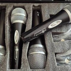 4 x Gear4Music Microphones