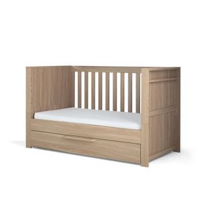 Mama's & Papa's Franklin Oak Cot Bed