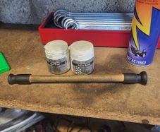 Valve lapping/grinding paste