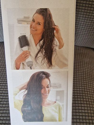 NEW InnovaGoods 1000W Ionic Volumising Hair Dryer Brush - Boxed
