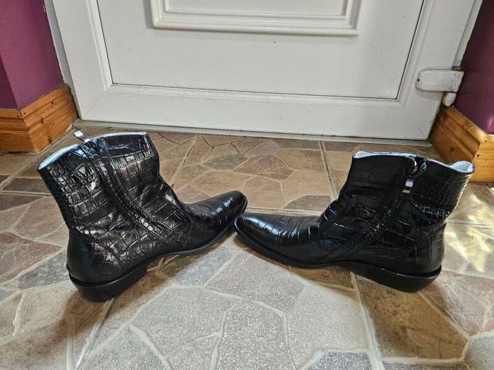 Ankle cowboy style boots