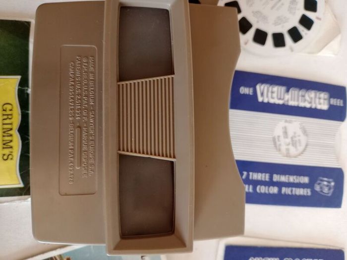 Vintage Belgian View Master with Large Selection of Discs