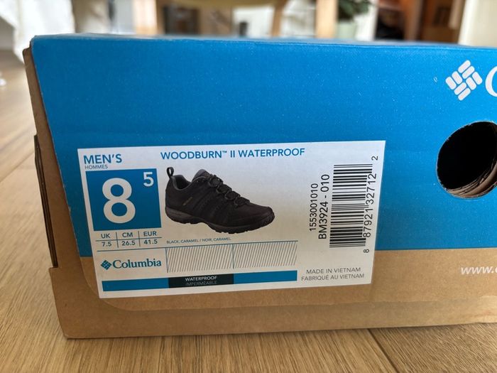 Brand New Columbia Woodburn Waterproof Hiking Shoes (Mens Size 7.5)