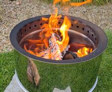 Outdoor fire pit like new