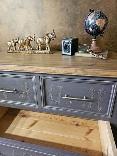Chest of drawers