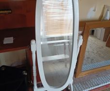 standing mirror