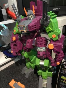 Transformers Gigantic Megazarak (Scorponok) 22" Figure