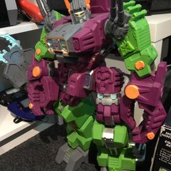 Transformers Gigantic Megazarak (Scorponok) 22" Figure