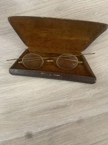 Vintage Round eyeglasses gold tone Unique Style!