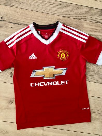 Manchester United jersey size 9/10 years old