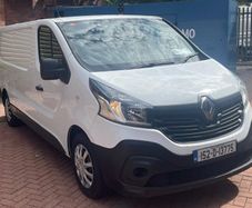 2015 renault trafic very clean