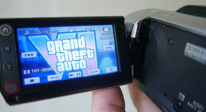 Sony Handycam DCR-SR35E 30GB HDD Camcorder, Y2K Digicam, Retro Video Camera, Carl Zeiss 40x Zoom, Vintage Digital Handycam