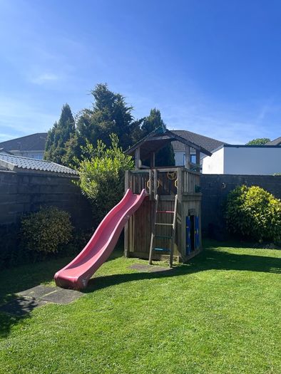 garden playhouse /slide